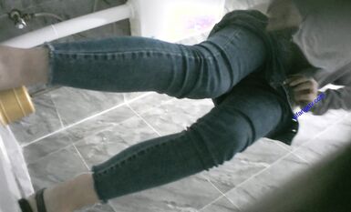 七月最新流出私房大神隔牆有眼 原創廁拍 (6)