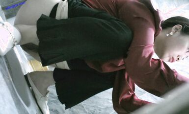 八月最新私房大神 隔牆有眼 原創廁拍 饅頭肥穴勾魂黑絲透明內褲 (12)