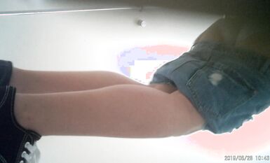 無印原版廁拍日記 6月27日4K全景電子創業園漂亮的小文員 (5)