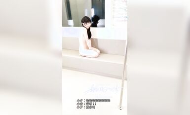 極品CosPlay爆機少女【喵小吉】純欲系新作《深夜地鐵》極致粉穴豪乳露出 超清4K原版 (1)