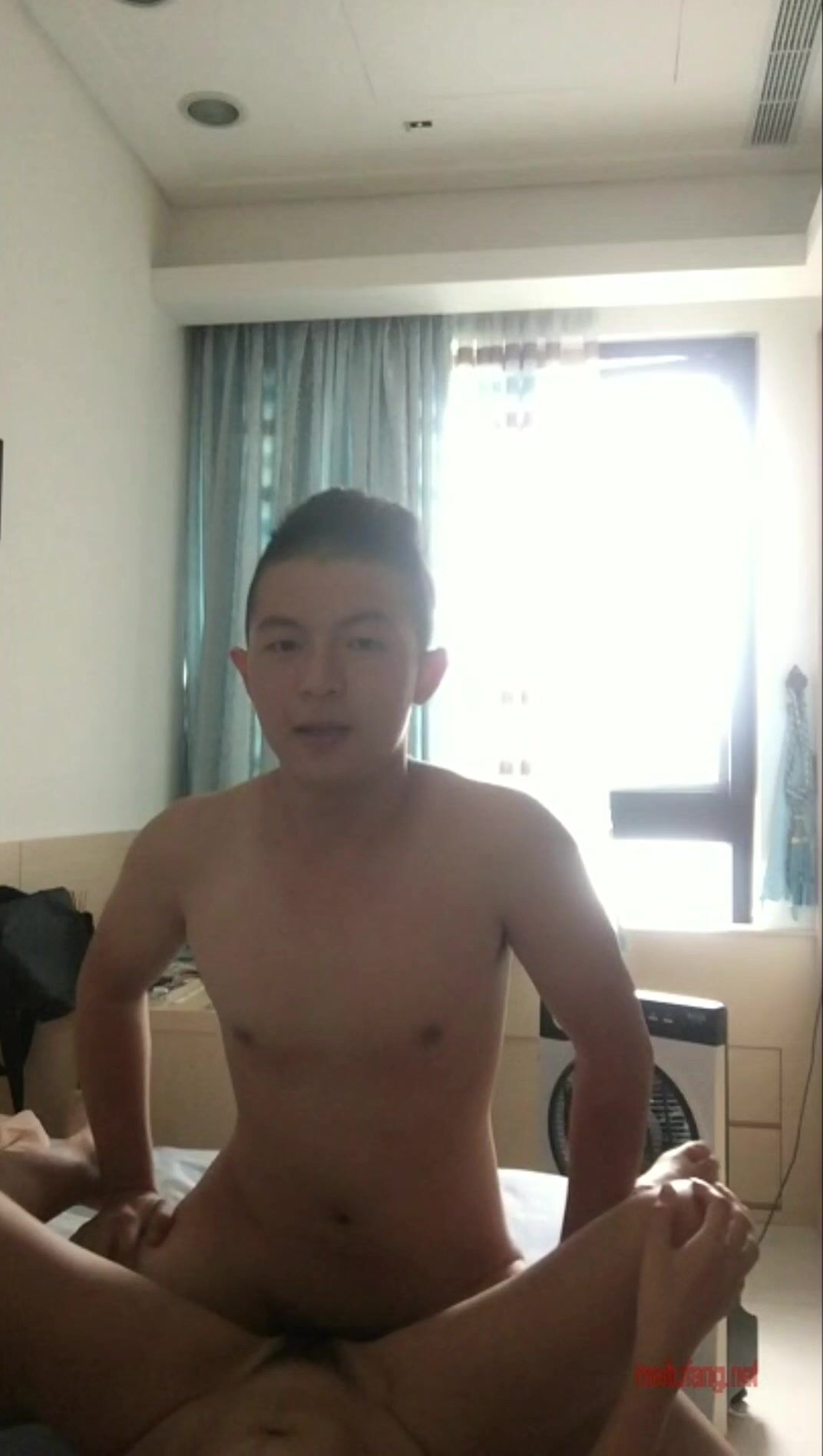 台北南港中學美女校花 和前男友啪啪視頻被渣男曝光 (1)