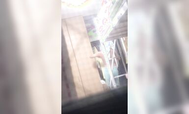 私房流出 精品推薦 五月新流出長期偷拍女生宿舍各種嫩妹 (14)