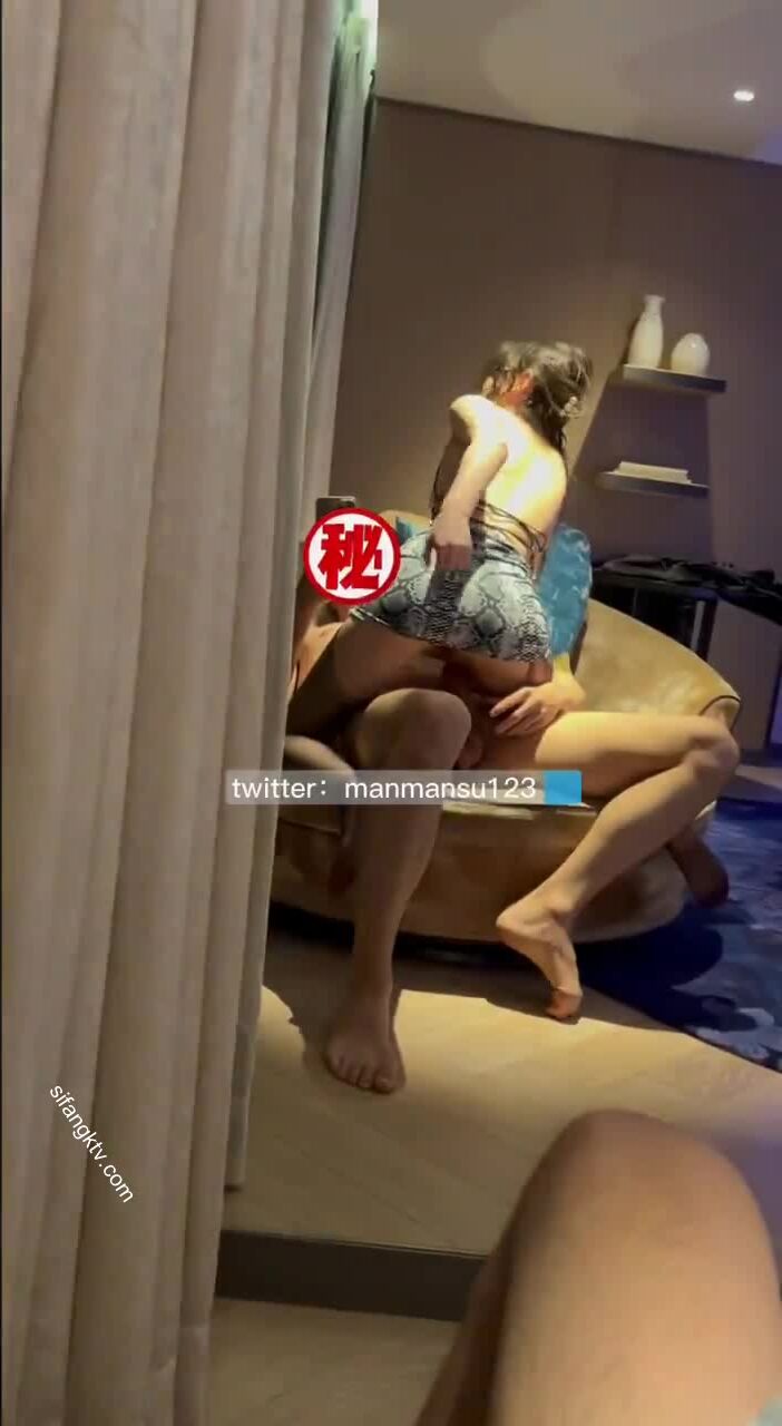 【超級精品 女神蘿莉】御姐女神『蔓蘇+性愛大神『肥牛』最新終極調教M極品嫩穴蘿莉 口爆內射爽個夠 高清蔓蘇 (9)