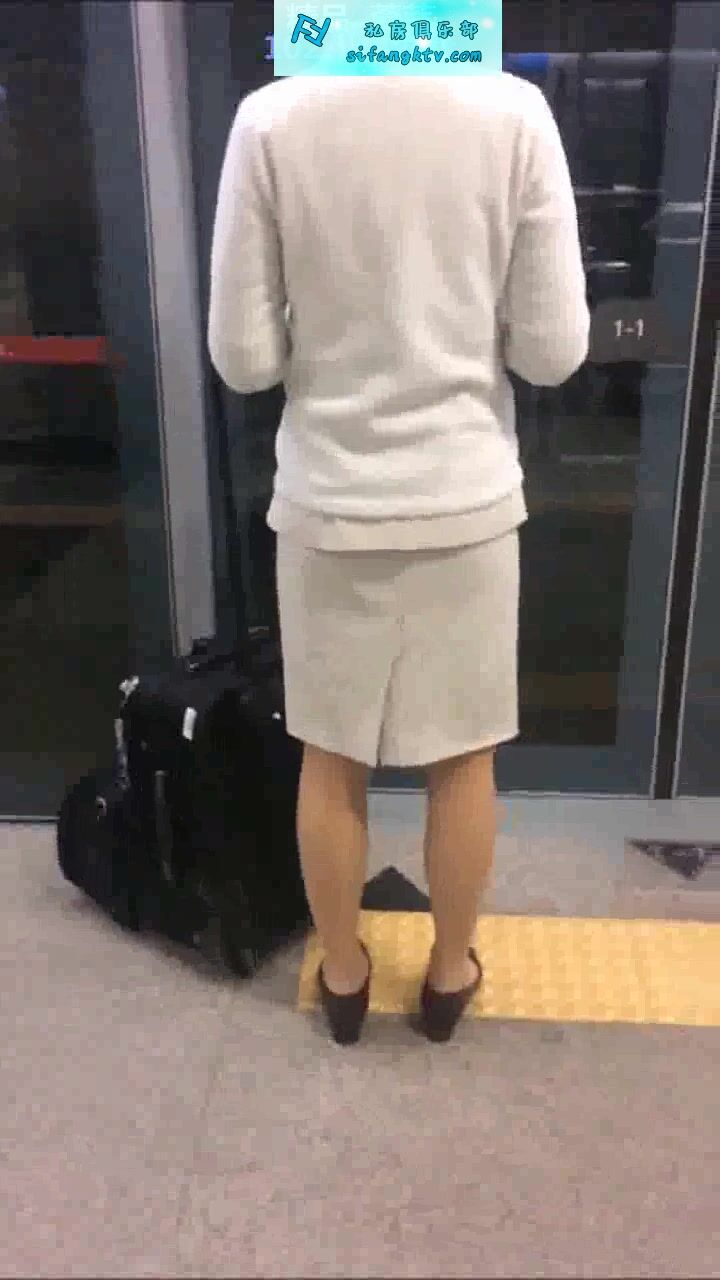 【真實空姐】各大航空美麗空姐 不欲人知的真實反差 (9)