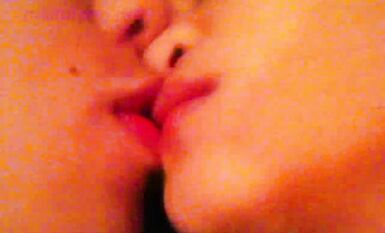 職校小情侶假日校外開房啪啪露臉自拍外流 超騷可愛小隻馬學妹已被調教成小淫娃嗲叫好舒服 (5)