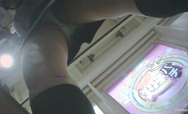 多角度近景偷拍 商場抄底極品高顏靚妹 制服售貨員玩誘惑 COS妹紙內內好可愛 高清1080P版2