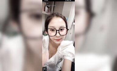 重磅 抖音直播技術性走光 熱舞 露底 美女雲集 (25)