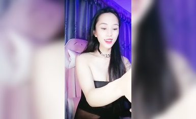 纹身妖艳小姐姐！性感连体网袜！扭腰摆臀，振动棒猛捅骚穴，假屌骑乘位深插。