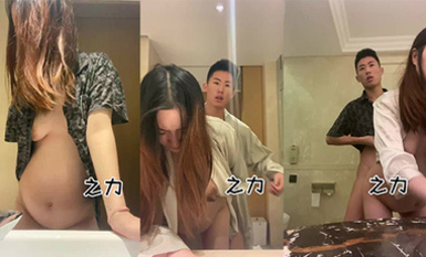 力哥酒店開房操漂亮的大二女友高清露臉完整版(2)