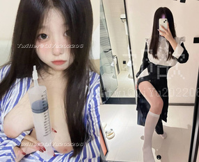 青春無敵 推特極品嫩妹【欲崽】露臉私拍，粉紅大波罕見白虎饅頭一線天極嫩，道具自嗨擼點很高 合集（1）