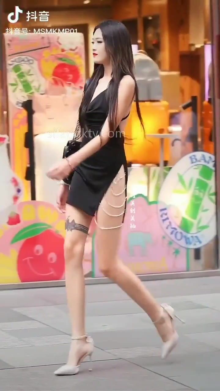 重磅 抖音直播技術性走光 熱舞 露底 美女雲集 (39)