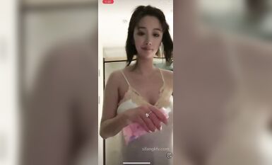 重磅 抖音直播技術性走光 熱舞 露底 美女雲集 (92)