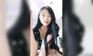 超級大奶 巨大無比比頭大~【00後超級胸】帶姨媽出征~狂擼 純天然，露臉清純系 (6)