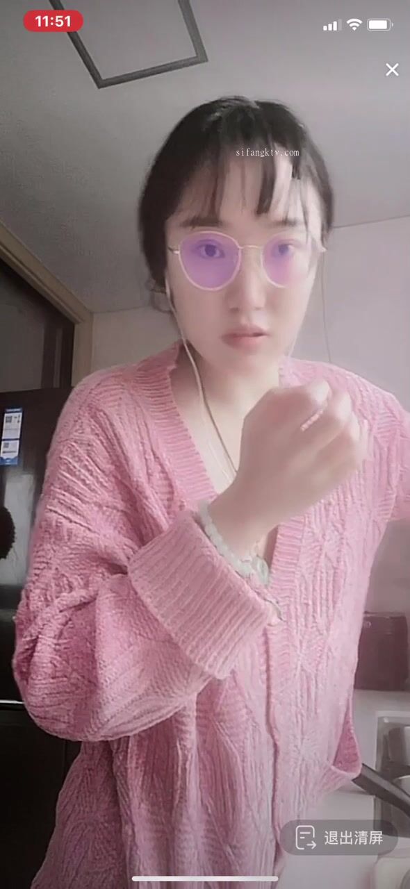 最新《瘋狂抖音》新篇之《啪啪美嬌妻被直播》瘋狂妹子作死大尺度 摳B揉乳擠奶真空 超精彩 (8)