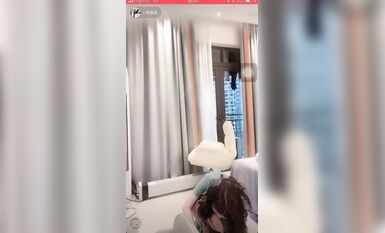最新《瘋狂抖音》新篇之《啪啪美嬌妻被直播》瘋狂妹子作死大尺度 摳B揉乳擠奶真空 超精彩 (3)