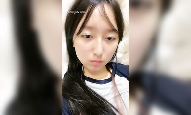 又一個極品~極品下海咯！【花花】學生為了賺點生活費 (1)