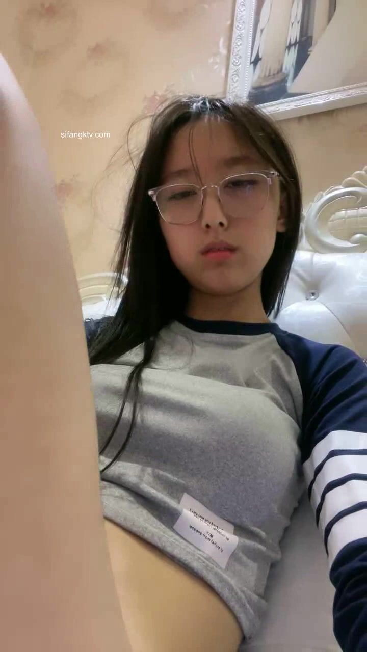 又一個極品~極品下海咯！【花花】學生為了賺點生活費 (3)