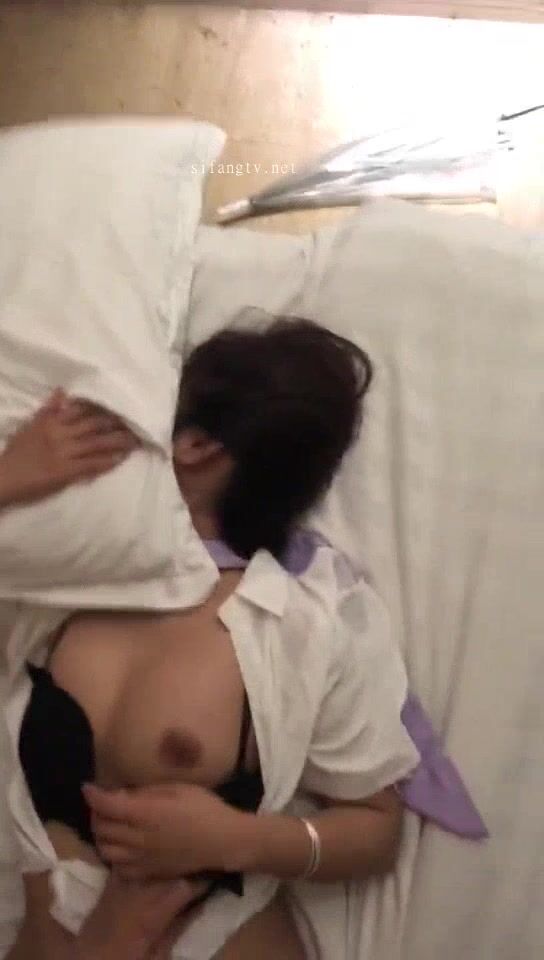 稚嫩漂亮嫩妹『清純女友』清純系妹子被大肉棒男友猛操 騎在妹子臉舔蛋蛋肉棒 完美露臉  (27)