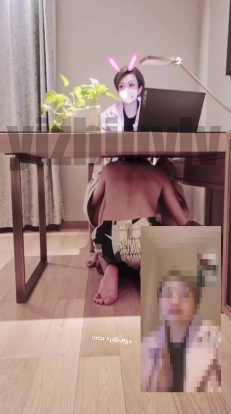 推特24萬粉騷貨『大婊姐』私密群淫語群P私拍 網紅美乳各種劇情啪啪 真人實戰 高清 (21)