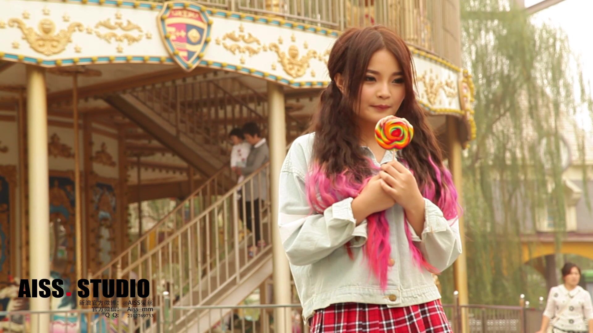 模特網鼻祖AISS愛絲鑽石VIP享有大尺度露點12部-假日游樂場