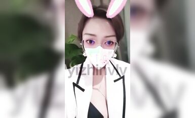 推特24萬粉騷貨『大婊姐』私密群淫語群P私拍 網紅美乳各種劇情啪啪 真人實戰 高清 (19)