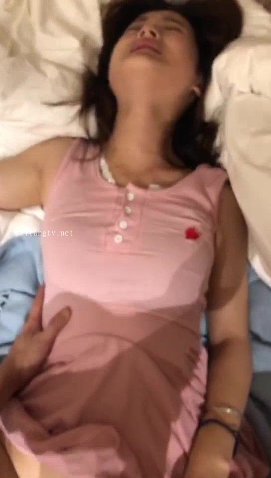 稚嫩漂亮嫩妹『清純女友』清純系妹子被大肉棒男友猛操 騎在妹子臉舔蛋蛋肉棒 完美露臉  (10)