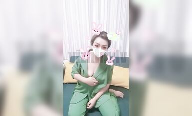 推特24萬粉騷貨『大婊姐』私密群淫語群P私拍 網紅美乳各種劇情啪啪 真人實戰 高清 (23)