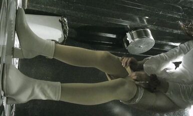 八月私房最新流出 魔手 外購精品廁拍夜總會4k女神《懟臉拍、被發現） (11)