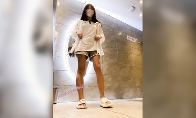 推特可愛蘿莉00後母狗『小耳朵』JK校服狗鏈露出紫薇 粉嫩美穴 噴水小榨汁機 高清 (36)