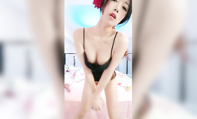 最新極品身材性感美少女【白羊座】露臉私拍裸舞身材爆炸各種熱門BGM情趣搔首弄姿抖奶頂胯電臀 (10)