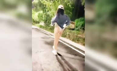 推特可愛蘿莉00後母狗『小耳朵』JK校服狗鏈露出紫薇 粉嫩美穴 噴水小榨汁機 高清 (24)