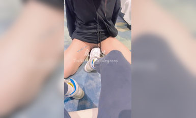 牛逼調教大神『50度先生』震撼首發 花式調教女奴 群P插針飲尿露出樣樣齊 高清 (19)