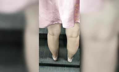 瘋狂偷拍各種小姐姐裙底 邪惡手指開啟 直接用手掀裙子抄底 超邪惡第二彈 超清4K (17)