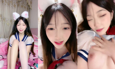 2024年2月，今年最美校花出現了【甜甜呀】過年躲在被窩里，脫光了好白，腿細，小穴不自覺地濕漉漉！