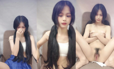 雙馬尾卡哇伊小蘿莉【太平公主】清純甜美少女，脫光光貧乳嫩穴，跳蛋震小騷逼，跪在椅子，翹起美臀特寫