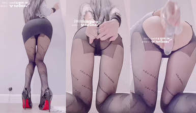 S級性感身材氣質女神『cuteli 占星貓』緊致爽滑的屁眼美鮑雙插，自己玩弄小穴插出白漿，超級反差（1）