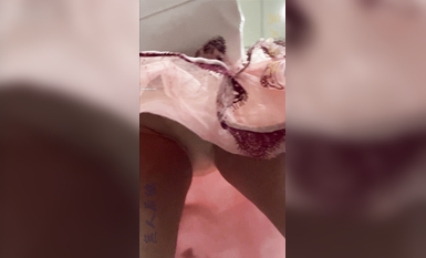 瘋狂偷拍各種小姐姐裙底 邪惡手指開啟 直接用手掀裙子抄底 超邪惡第二彈 超清4K (21)