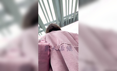 瘋狂偷拍各種小姐姐裙底 邪惡手指開啟 直接用手掀裙子抄底 超邪惡第二彈 超清4K (6)