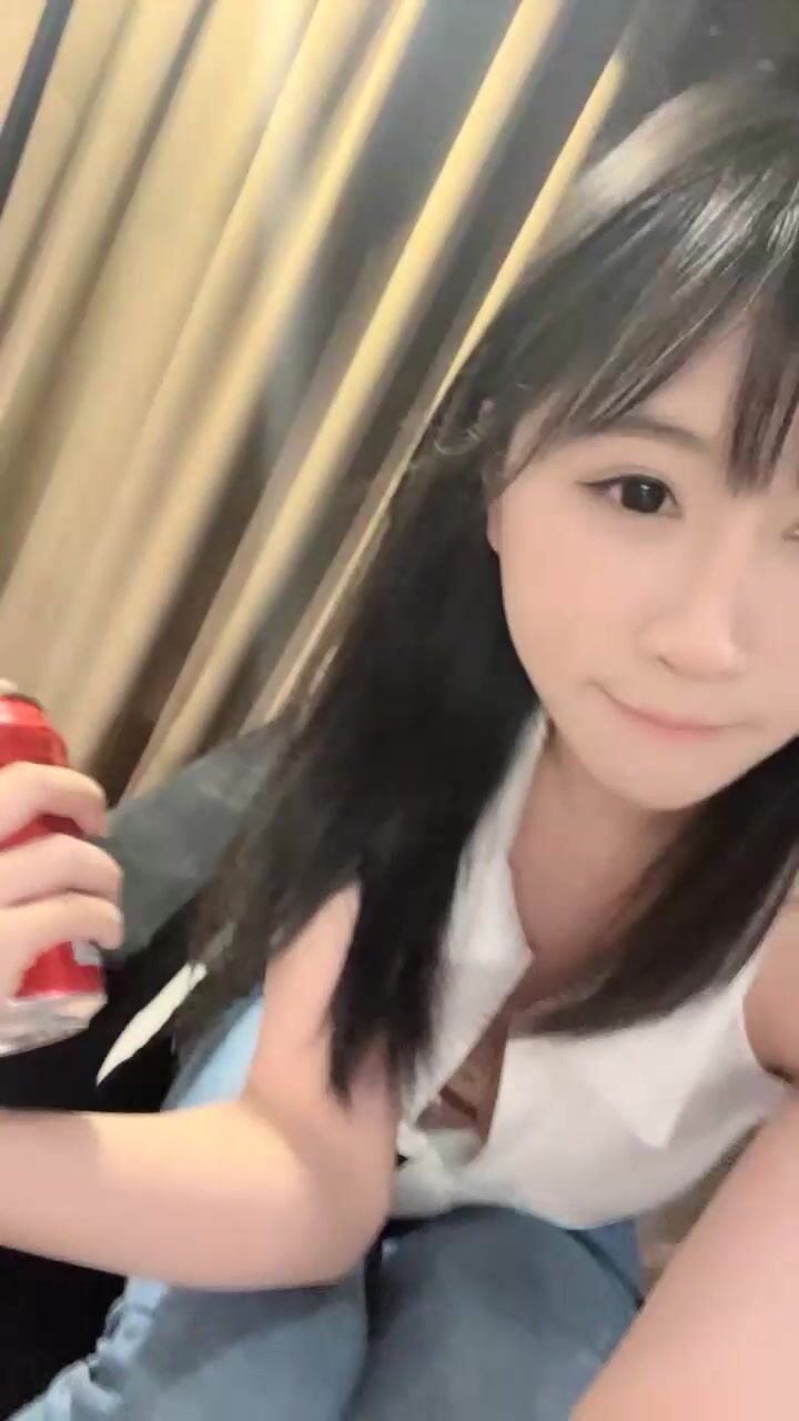 【京魚兒】19歲童顏巨乳 可愛貓女 神秘男舔逼 道具自慰 (4)