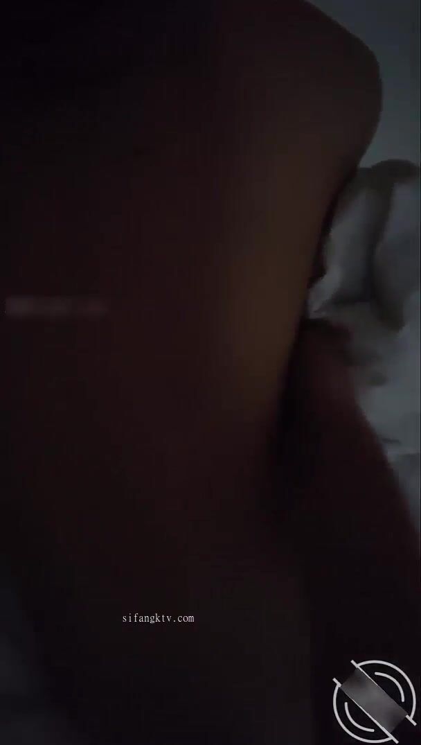 牛逼大神亂倫粉嫩蝴蝶逼小姨子 姐夫把粉嫩小姨子的逼都給操腫了-喝多偷拍