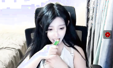 【Kaylee】美死了，美死了，咪咪還這么大，跳蛋+道具 (3)