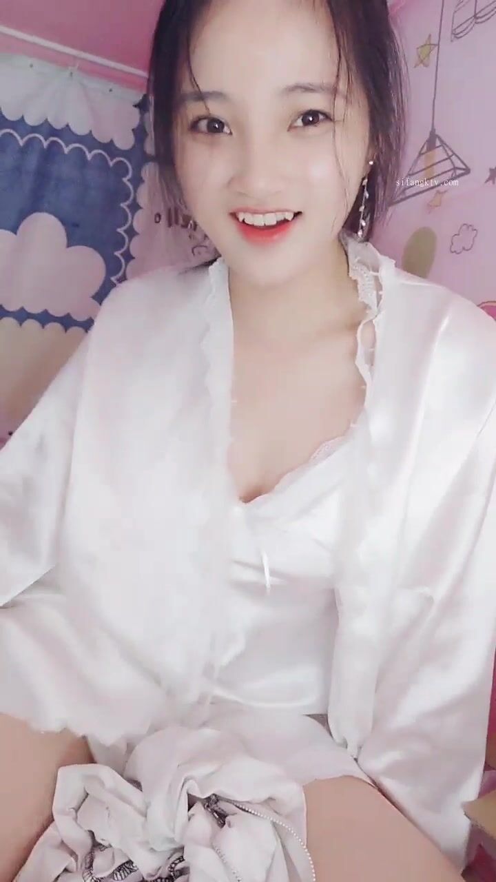 處女！清純女神~宿舍大秀~【白蔚】超級清純~蛋都擼炸了~ (1)