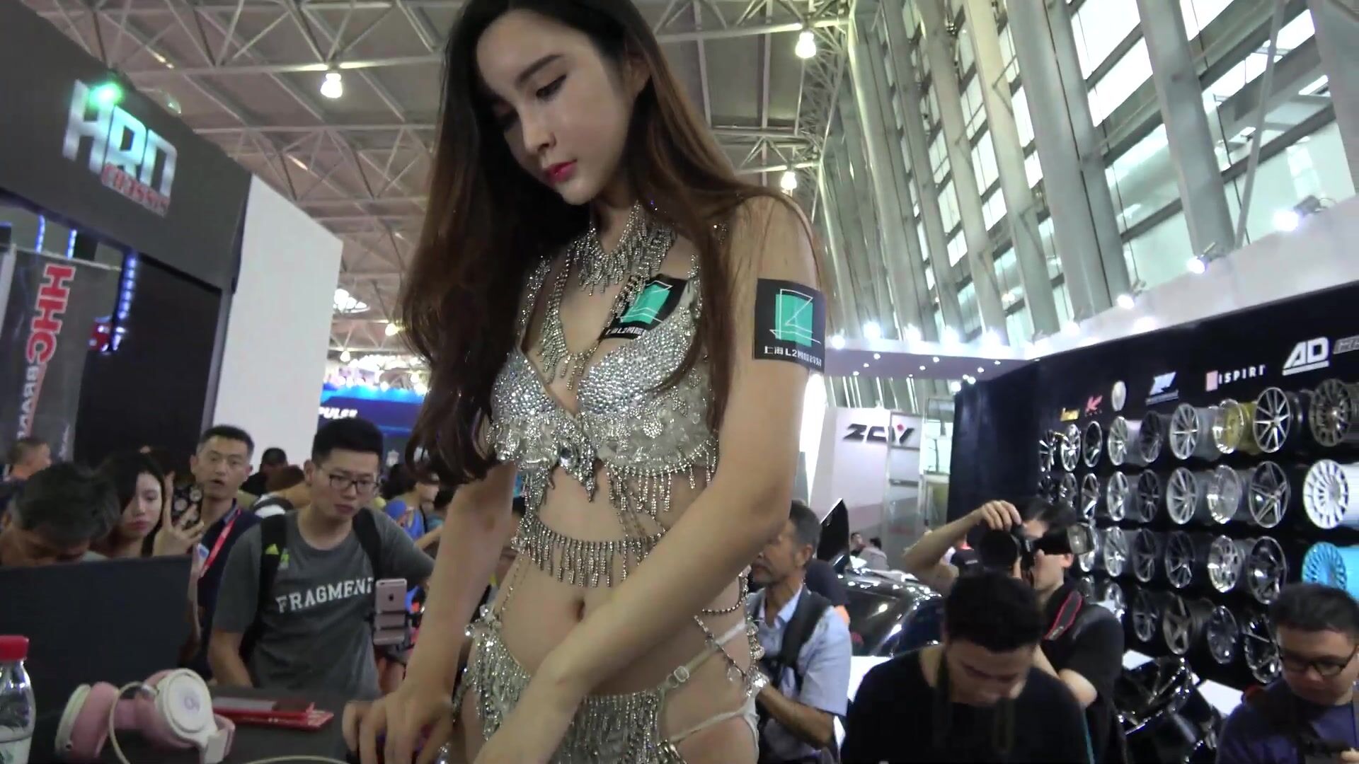 【國內車展】稀缺好貨視覺沖擊 豐乳肥臀、露奶露毛 個個頂級美女 1  (3)