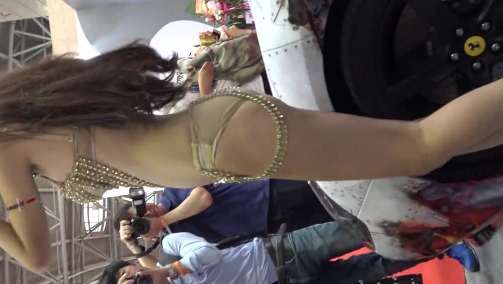 【國內車展】稀缺好貨視覺沖擊 豐乳肥臀、露奶露毛 個個頂級美女 2 (1)