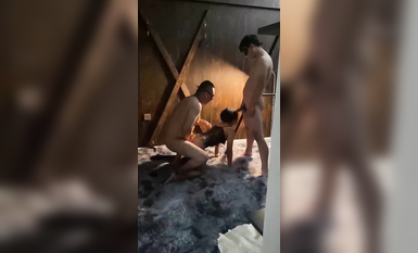 推特調教大神博主『縛青主』最新魔性調教 黑絲蒙眼捆綁 群交站炮挨個操 高清 (2)