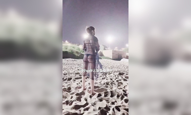 尤物反差婊，推特頂級美腿蜜臀小網紅-LC小狐狸 色女的膽子都是這么大嗎？公共場合如此暴露，大爺們的眼睛都翻直了小視頻集 (6)