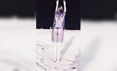 尤物反差婊，推特頂級美腿蜜臀小網紅-LC小狐狸 色女的膽子都是這么大嗎？公共場合如此暴露，大爺們的眼睛都翻直了小視頻集 (99)