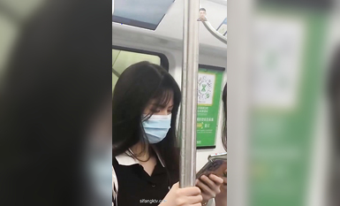 阿福頂臀：在大美女男朋友面前頂她