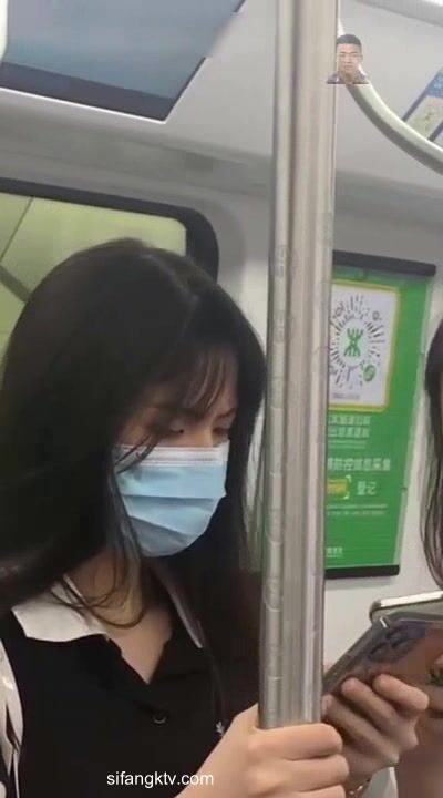 阿福頂臀：在大美女男朋友面前頂她