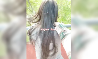 專約極品大神『橘sir-S』小母狗說我實在太壞了！！看到底下有人，換做別人都躲著點。而我卻立刻轉移到醒目的地方，同時後入的頻率和力道也加大！！